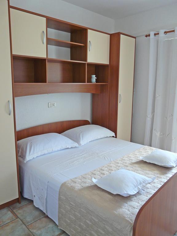 Apartments Lozina Drvenik  Room photo