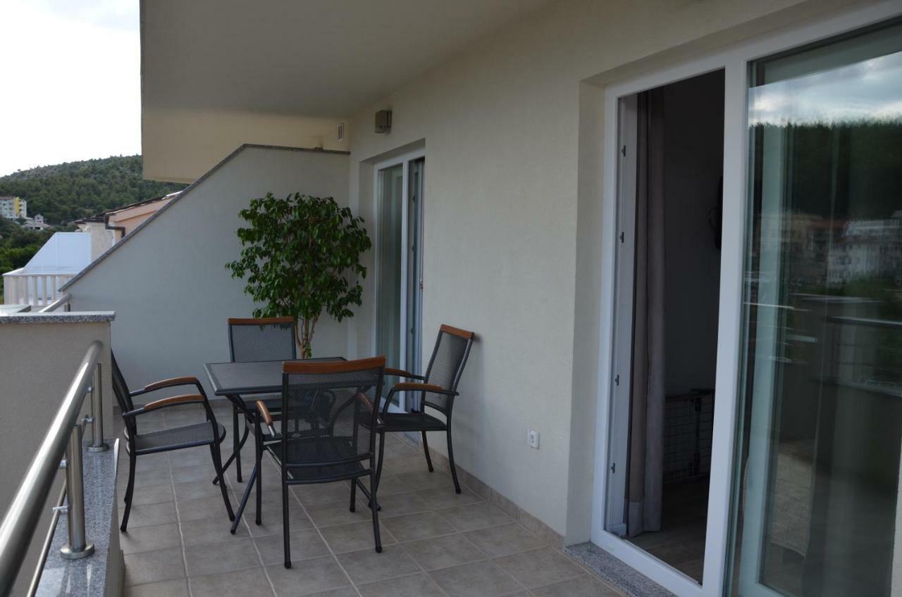 Apartments Lozina Drvenik  Exterior photo